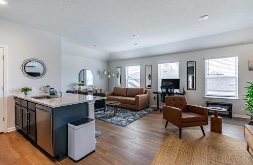 Austin Apartment | Entire Guesthouse Close to Airport, COTA, Tesla