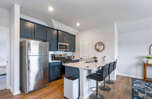 Austin Apartment | Entire Guesthouse Close to Airport, COTA, Tesla, private parking spot