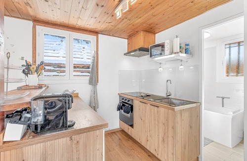 Seyne House | Entire Holiday Home 'Entier Avec Spa 6 Personnes' with Mountain View, Wi-Fi, and Air Conditioning