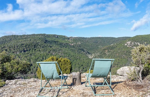 Montblanc House | Entire holiday home 'Mas De L'Arlequi' with Mountain View, Private Pool and Wi-Fi