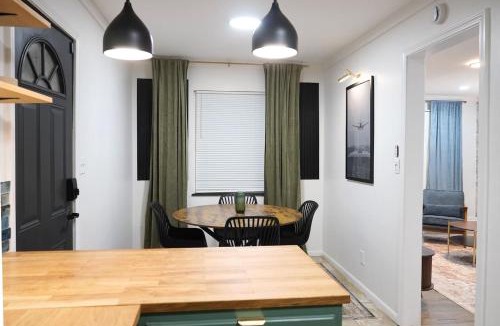 East Point Apartment | Entire home, 2 levels, perfect for travelers, Nurses, Film Crew, FIFA, city attractions