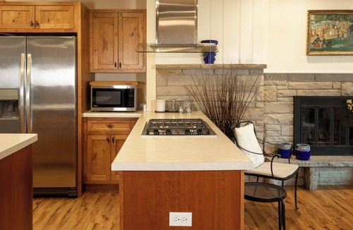Wheaton House | Entire Home 2Br 1.5 Bath, King Bed, Walk-in Shower, Workspace – Near DT Wheaton
