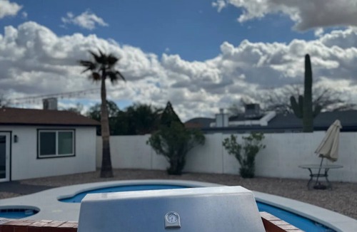 Drexel Heights House | Entire home 3 bedrooms 2baths pool and heated jacuzzi w/pool house/gameroom.