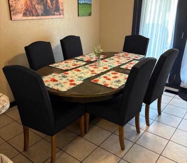 Weatherford House | Entire Home 3 BR 3 BA Sleeps 6 Fast WiFi Spacious
