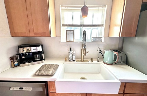 Sunland-Tujunga House | Entire home- cozy 2 x 2