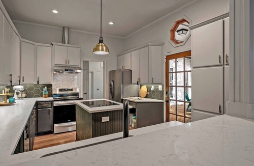 Mead House | Entire Home! Fantastic Kitchen! 3 Full Baths