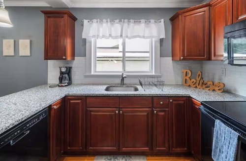 Newtonville House | Entire home in Albany, New York