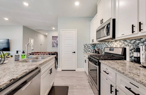 Central Arlington House | Entire home in Arlington, Texas -Walking distance to Cowboys and Rangers stadium