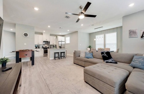 Central Arlington House | Entire home in Arlington, Texas -Walking distance to Cowboys and Rangers stadium