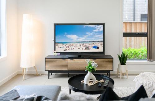 Austral Villa | Entire home in Austral, Australia