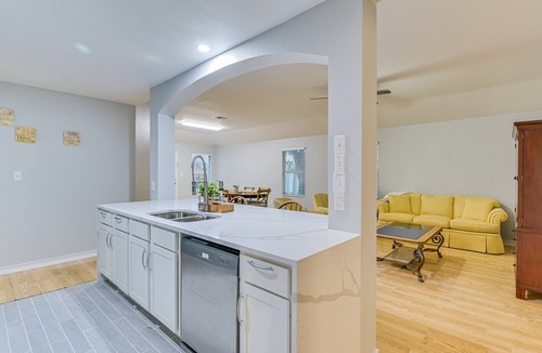 Stony Ridge North House | Entire home in Del Valle with backyard. Pet-friendly!