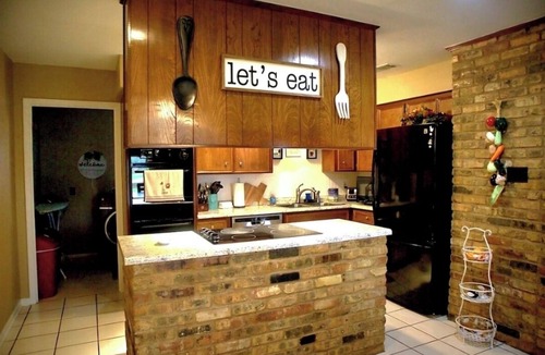 Grapeland House | Entire Home in Grapeland, TX w/Pond access & Pedal Boat!