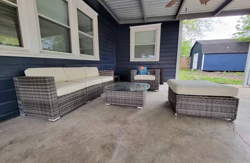 Foster Place House | Entire home in Houston, Texas The Houston Hub- Centrally located!