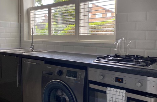 Lee House | Entire Home in London