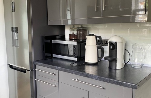 Lee House | Entire Home in London