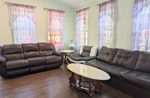 Langdon House | Entire Home in NE DC. 5 BD/3BA