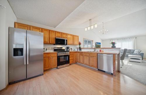 Rosemount Villa | Entire Home in Rosemount, Minnesota