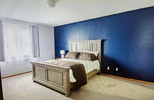 Rosemount Villa | Entire Home in Rosemount, Minnesota