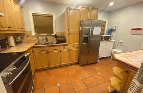 Rexdale House | Entire Home in Toronto - 10 mins YYZ