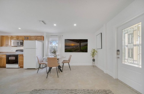 Grandview Heights Apartment | Entire Home in City-Place, Convention Center