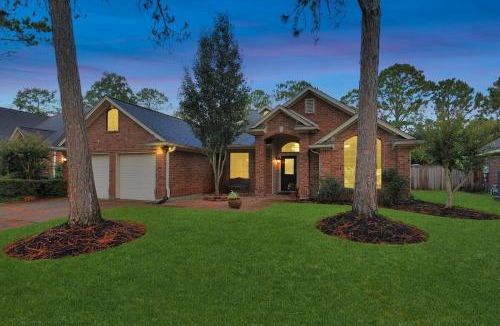 Clear Lake Villa | Entire Home Minutes From NASA, with Pool
