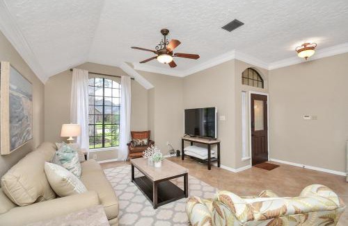 Clear Lake Villa | Entire Home Minutes From NASA, with Pool