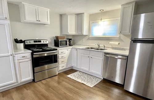 Kennett House | Entire Home/ Newly Renovated/ Convenient Location!
