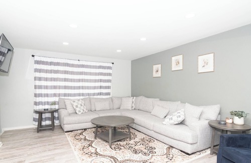 Dearborn House | Entire home, strategic location, everything within reach. Off i94 & Southfield.