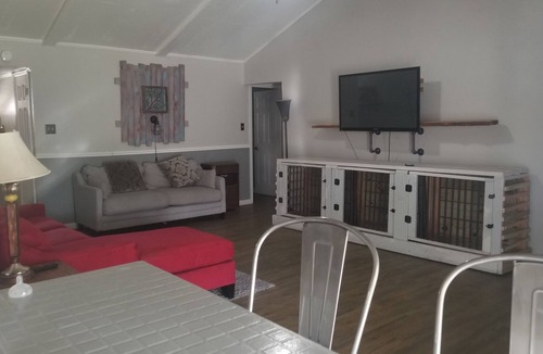 North San Antonio - SAT House | Entire home with king bed master suite and gas fireplace