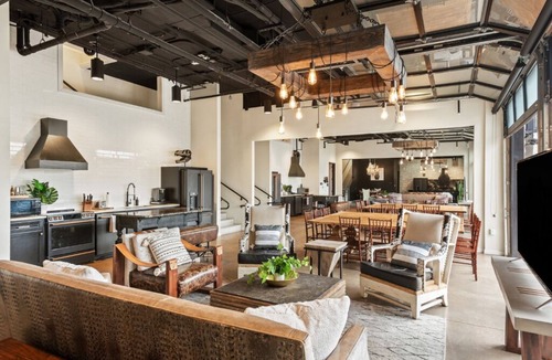 East Cesar Chavez House | Entire Hotel on 6th: 23 Bedroom, Huge Event Space