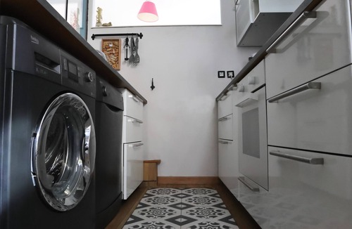 Lormont House | Entire house - 2 double bedrooms