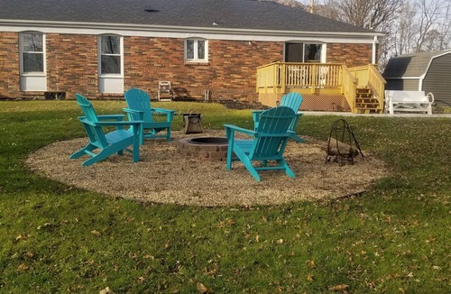 Dubuque House | Entire house. Bonus Game Rm. Lg yard w/firepit/driveway/garage.