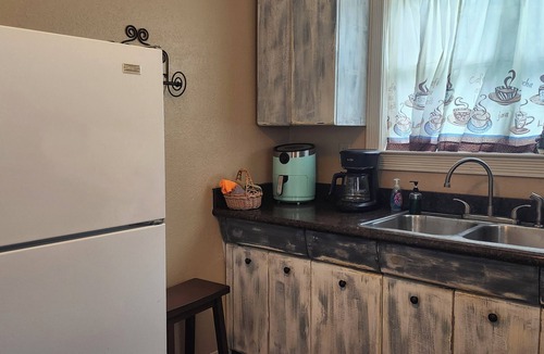 Petersburg House | Entire House Fully Furnishedn4 Bedrooms, 1 King Bed, 1 Queen Bed, 2 Single Beds