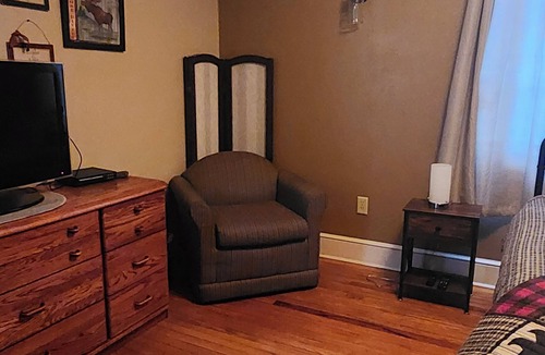 Petersburg House | Entire House Fully Furnishedn4 Bedrooms, 1 King Bed, 1 Queen Bed, 2 Single Beds