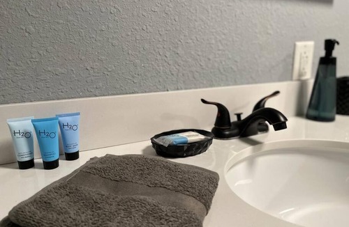 Windsor Park House | Entire House In Downtown Indy!