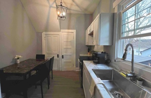 Windsor Park House | Entire House In Downtown Indy!