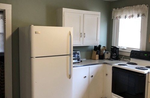 Town of Webb House | ENTIRE HOUSE IN TOWN ~ DOG FRIENDLY n “CAMP KOSKENKORVA”