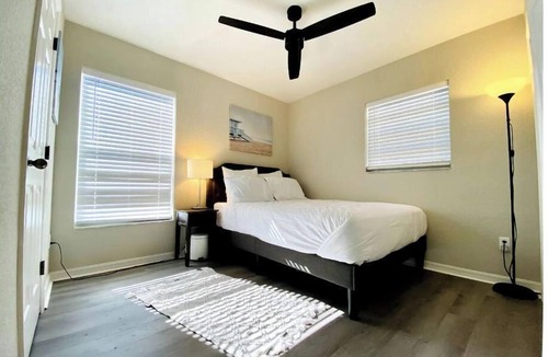 Lake Mary House | Entire House - King Bed Suite & Golf Course View