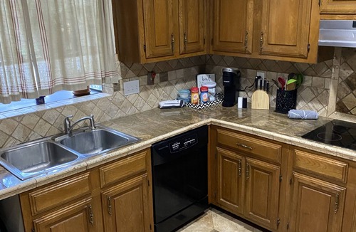 Oak Creek House | Entire House, Near Sea World, Six Flags, Lackland AFB,