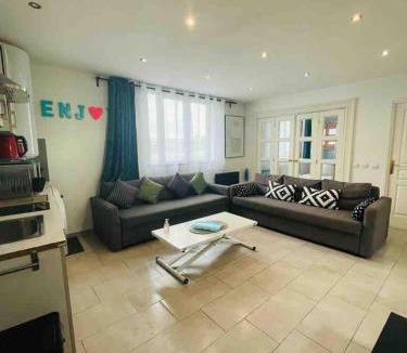 Aubervilliers House | Entire House Paris-Stade de France