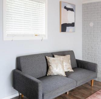 Renton House | Entire house Pet Friendly w gated backyard Boeing