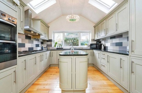 Quedgeley House | Entire House Quedgeley, Gloucester