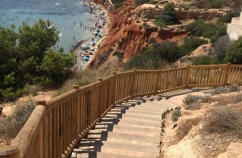 La Zenia House | Entire House - Walk to beach, bars and restaurants!