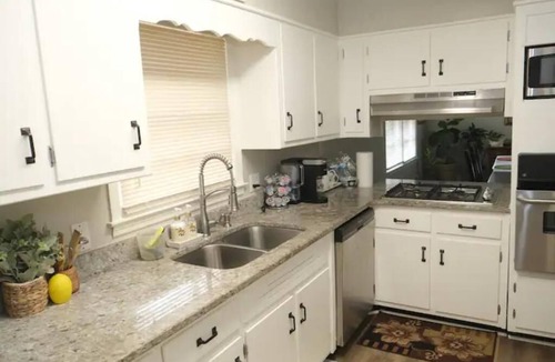 Griffin House | Entire house with 3 bedroom/1.5 bath