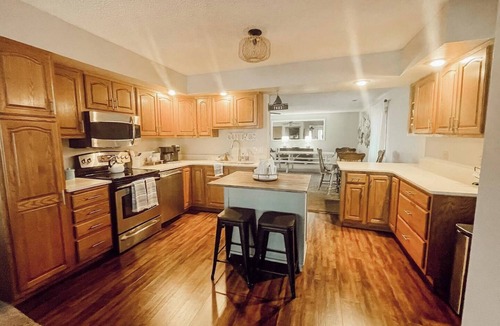 Calhoun County House | ENTIRE LAKE FRONT HOME - 4 BED/3 BATH