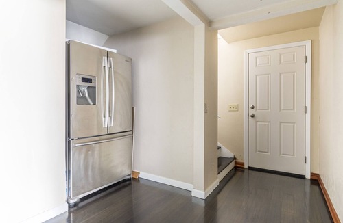 Bryn Mawr-Skyway House | ENTIRE LAKEFRONT HOME