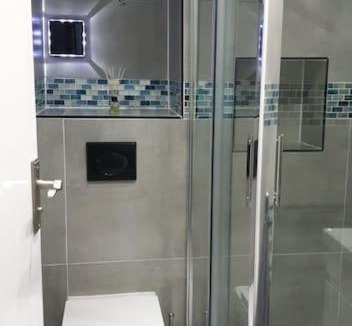 Bensham Manor Apartment | Entire large 4 bedroom flat