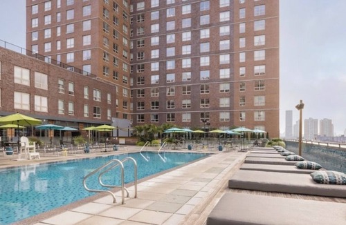 Historic Downtown Apartment | Entire Luxury Apartment just minutes to Manhattan Spacious 3-bedroom