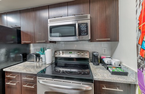 Aurora Highlands Apartment | Entire Luxury apt near D-TOWN DC