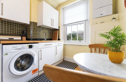 Cantelowes Apartment | Entire Modern & Bright Camden Town Flat